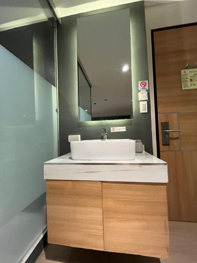 The Upperroom @ Real Suites Bacolod Dış mekan fotoğraf