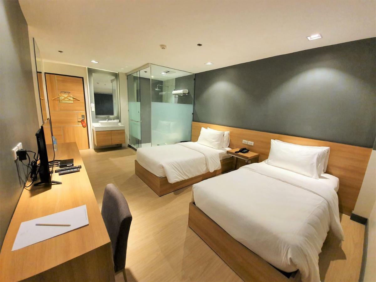 The Upperroom @ Real Suites Bacolod Dış mekan fotoğraf
