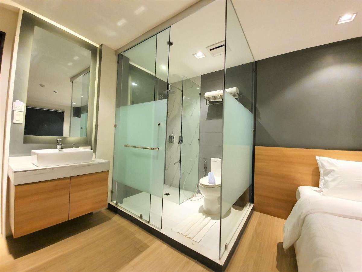 The Upperroom @ Real Suites Bacolod Dış mekan fotoğraf