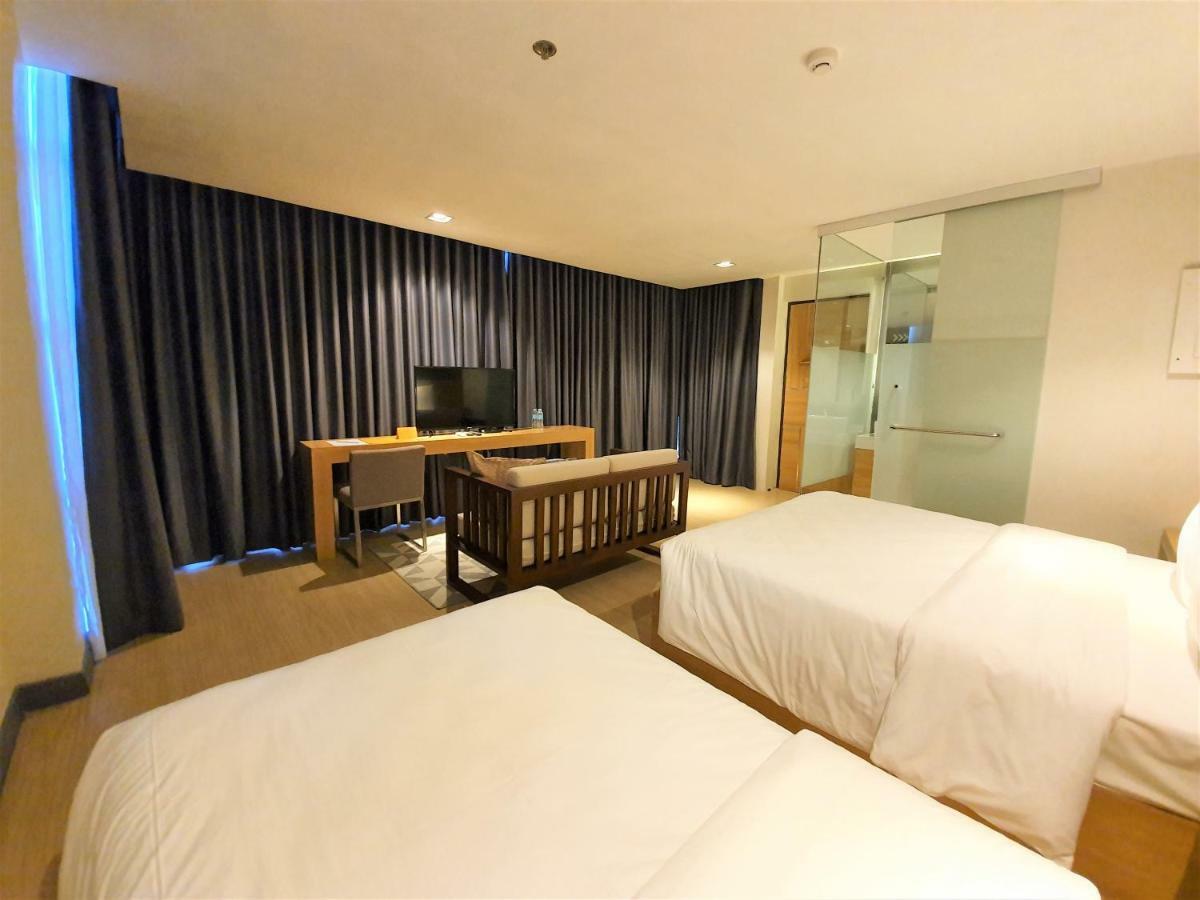 The Upperroom @ Real Suites Bacolod Dış mekan fotoğraf