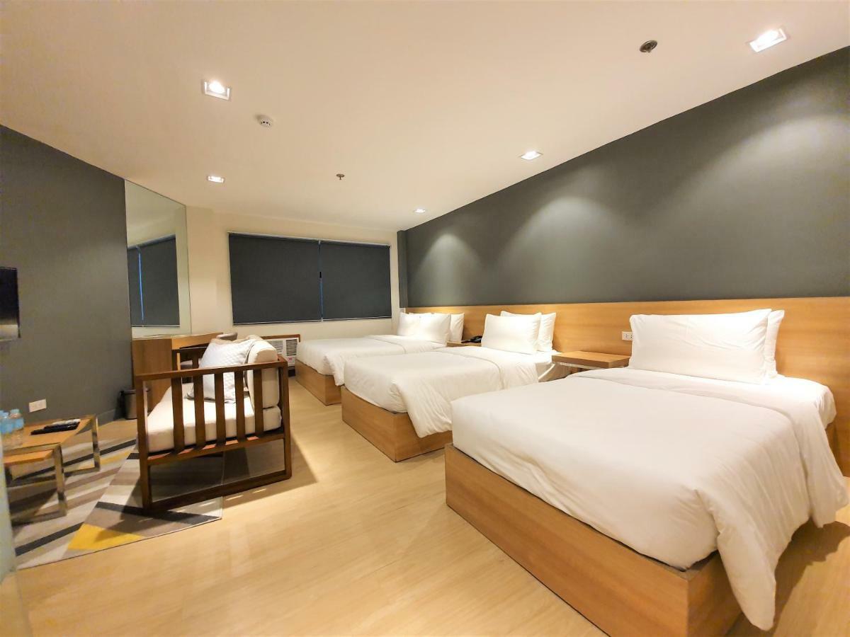 The Upperroom @ Real Suites Bacolod Dış mekan fotoğraf