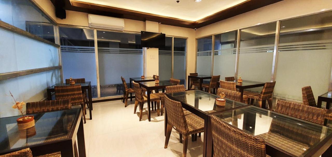 The Upperroom @ Real Suites Bacolod Dış mekan fotoğraf